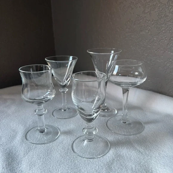 vintage Royal Bavarian Crystal cordial glasses. - Picture 7 of 12